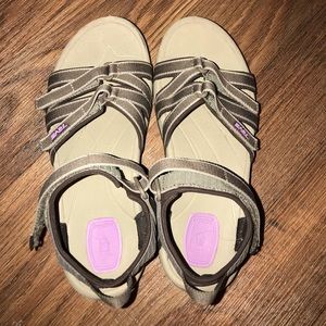Women's Tirra Athletic Sandal size 8